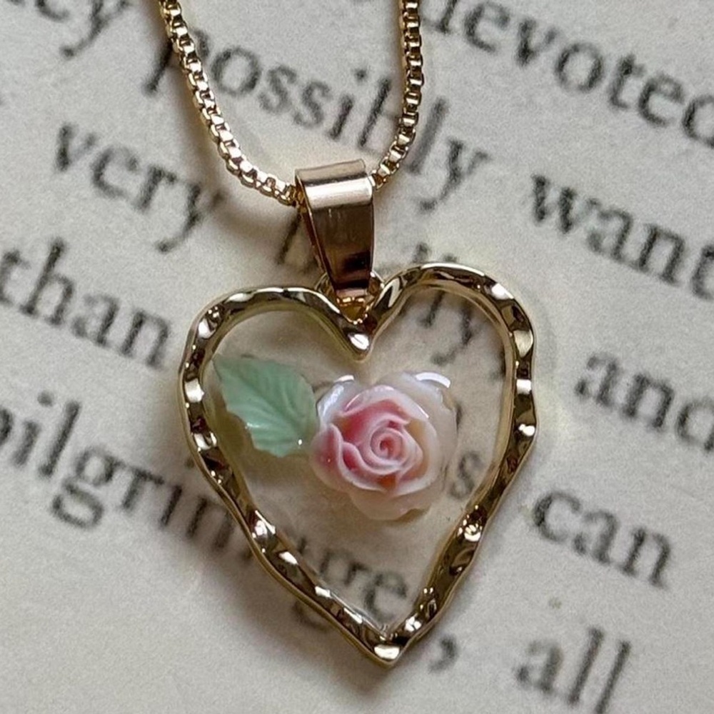 Heart with rose pedant necklace